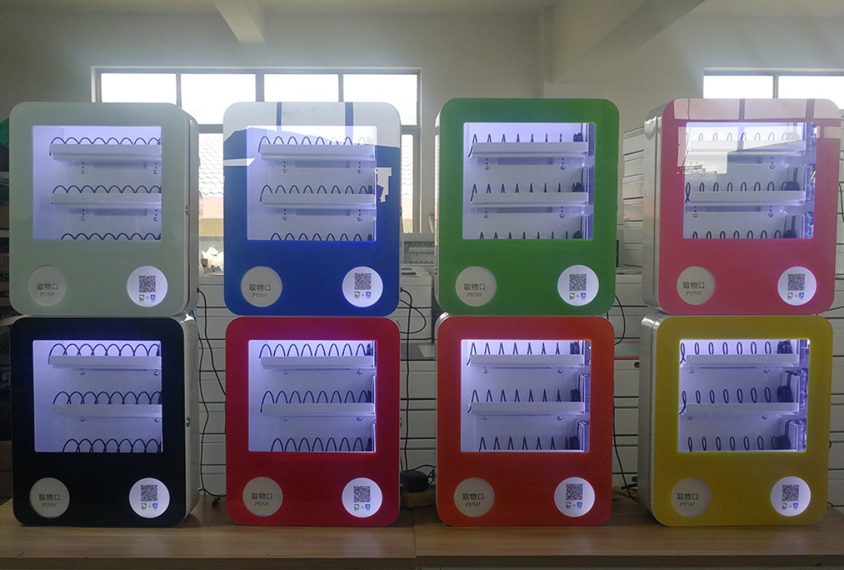 ماكينة بيع صغيرة للوجبات الخفي - مراجعة Vending Machine Qr Code وسعره